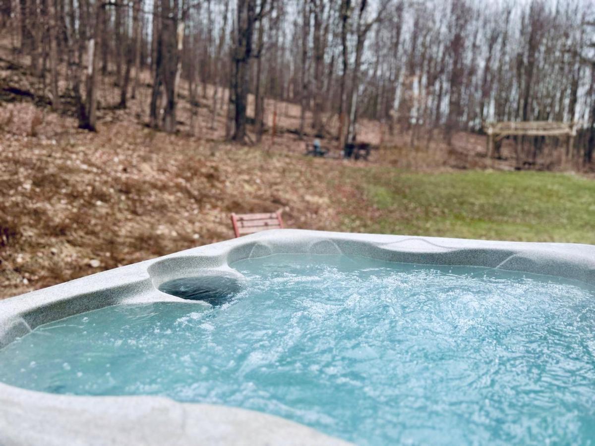 Cozy Cottage With Jacuzzi And Fire Pit And Reading Nook! Livingston Manor Exterior photo